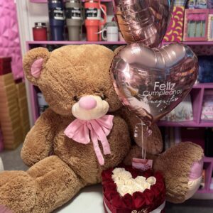 Caja de rosas y globos