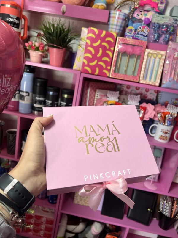 Caja con perfume Aeropostale y ferreros
