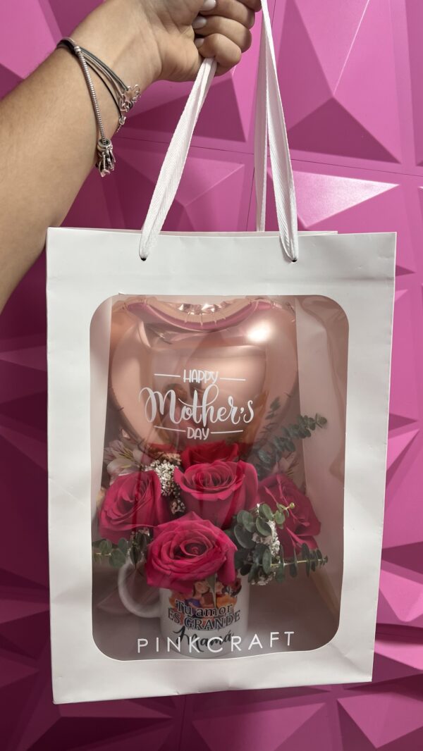 Taza personalizada con flores en bolsa