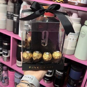 Caja con perfume 9pm y chocolates