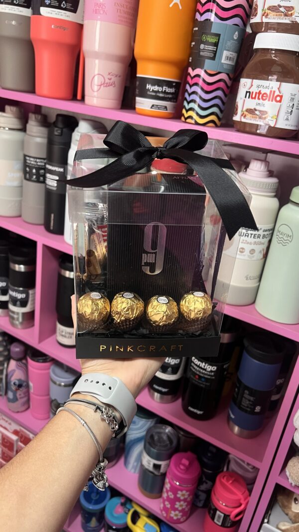 Caja con perfume 9pm y chocolates