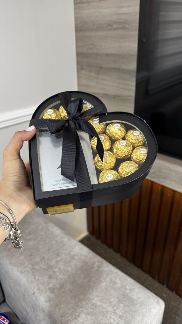 Caja con perfume náutico y ferreros
