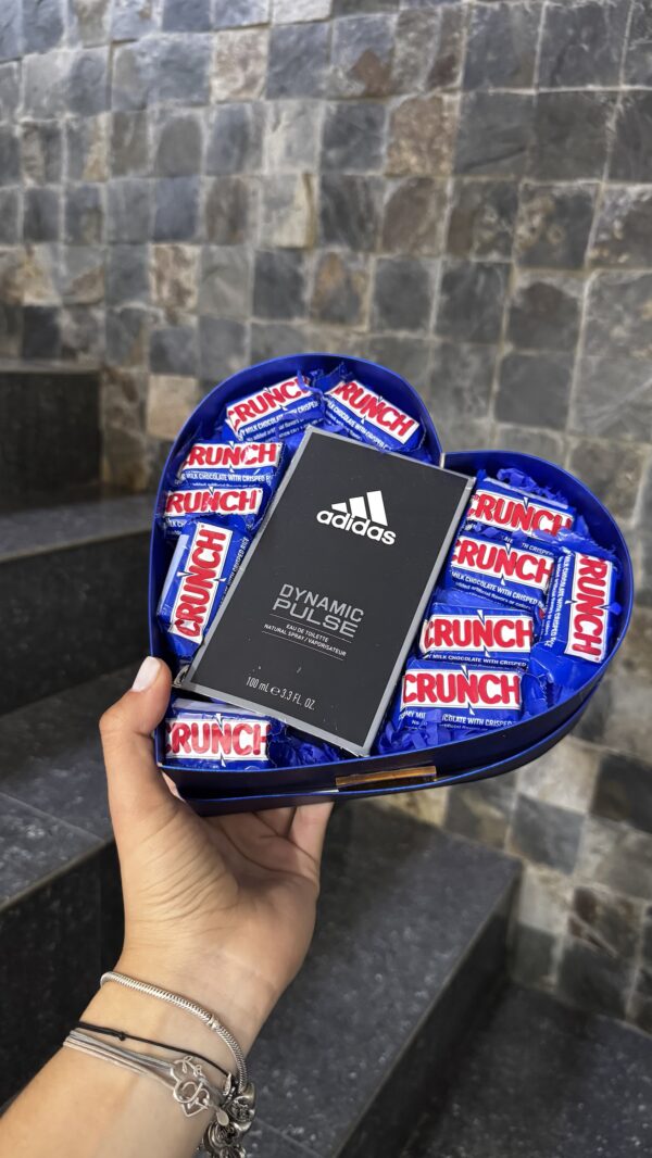 Caja de corazón con chocolates y perfume Adidas